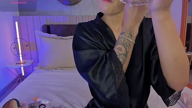 Snapshot of NaishaFord_1 chatting on November 16, 2025, 12:15 am NaishaFord 1 online show from November 16, 2025, 12:15 am