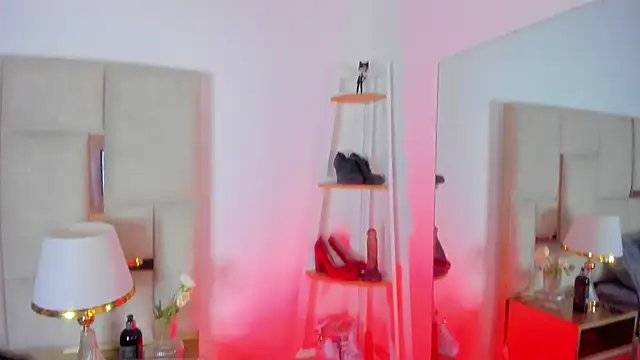 Violett Novoa online show from November 26, 2025, 11:54 am