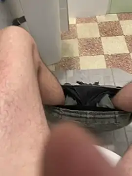 lolo7121 online show from March 5, 2026, 3:52 pm