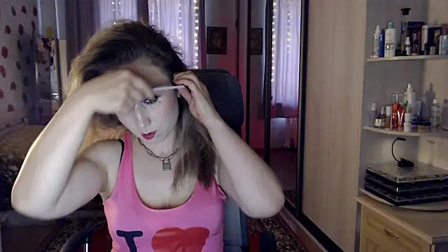 Snapshot of ClassyInna chatting on October 7, 2025, 8:15 am ClassyInna online show from October 7, 2025, 8:15 am