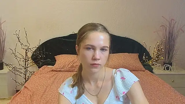 Spicy Lexi online show from August 5, 2026, 8:19 am