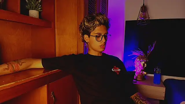 massimo alessandro online show from October 4, 2025, 4:14 am