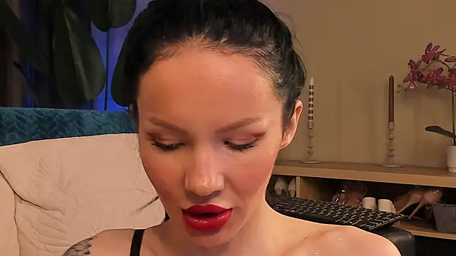 Snapshot of RussianBonita chatting on June 6, 2026, 2:00 pm RussianBonita online show from June 6, 2026, 2:00 pm