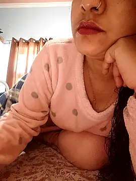 Snapshot of CUTE-PX chatting on February 13, 2026, 5:18 am CUTE-PX online show from February 13, 2026, 5:18 am