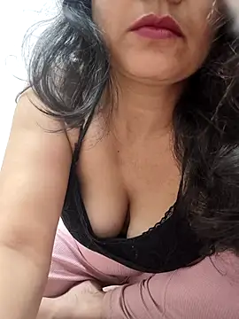 Snapshot of CUTE-PX chatting on April 17, 2026, 3:59 pm CUTE-PX online show from April 17, 2026, 3:59 pm