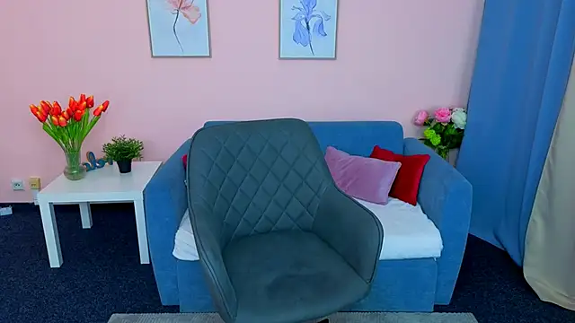 Snapshot of EllaSteele chatting on October 9, 2025, 1:55 pm EllaSteele online show from October 9, 2025, 1:55 pm