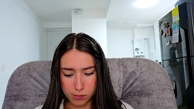 Snapshot of Adhara_Kitten chatting on April 29, 2026, 1:37 pm Adhara Kitten online show from April 29, 2026, 1:37 pm