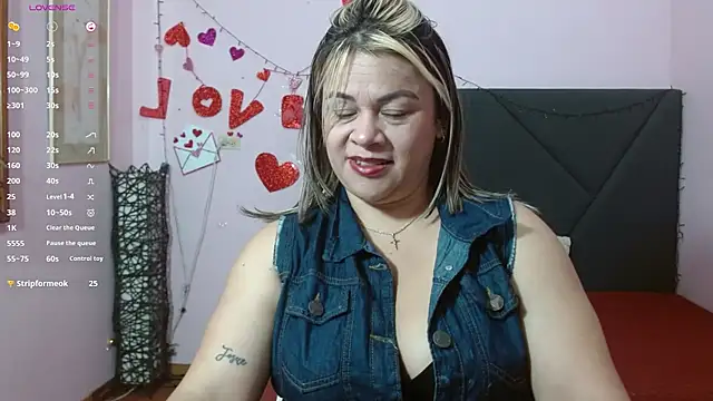 Snapshot of pamela_echeverria chatting on June 15, 2026, 12:05 pm pamela echeverria online show from June 15, 2026, 12:05 pm