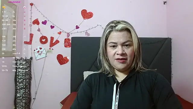 Snapshot of pamela_echeverria chatting on May 20, 2026, 11:07 am pamela echeverria online show from May 20, 2026, 11:07 am
