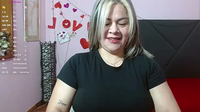 Snapshot of pamela_echeverria chatting on June 1, 2026, 11:10 am pamela echeverria online show from June 1, 2026, 11:10 am