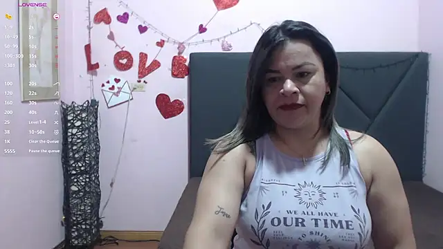 pamela echeverria online show from April 8, 2026, 11:22 am