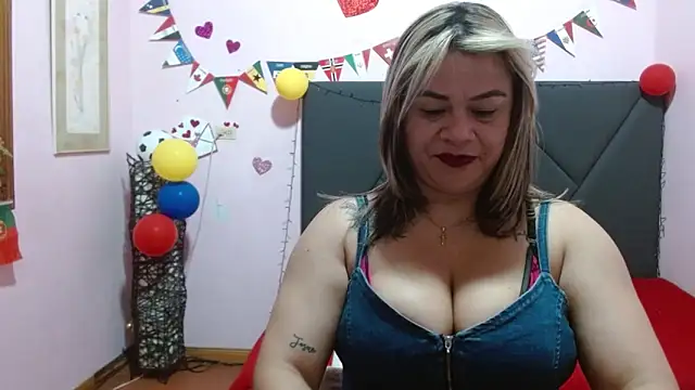 Snapshot of pamela_echeverria chatting on June 17, 2026, 11:09 am pamela echeverria online show from June 17, 2026, 11:09 am