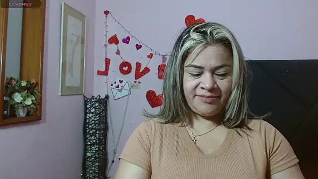 Snapshot of pamela_echeverria chatting on June 6, 2026, 11:48 am pamela echeverria online show from June 6, 2026, 11:48 am