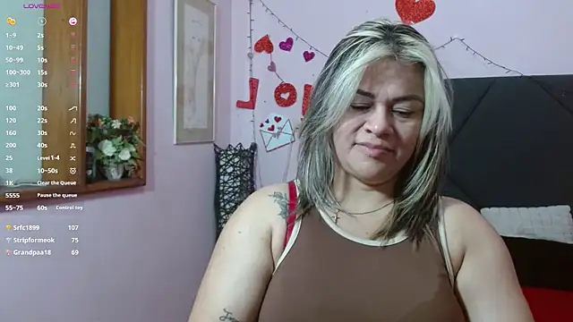 Snapshot of pamela_echeverria chatting on June 3, 2026, 2:44 pm pamela echeverria online show from June 3, 2026, 2:44 pm