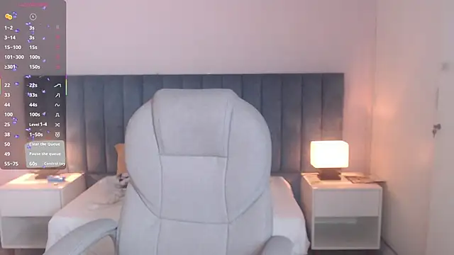 gemmalewis  online show from September 29, 2025, 2:23 pm