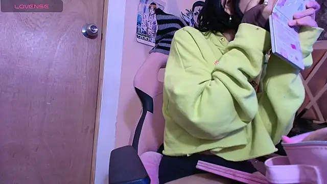 Terraelowen online show from November 21, 2025, 11:42 am