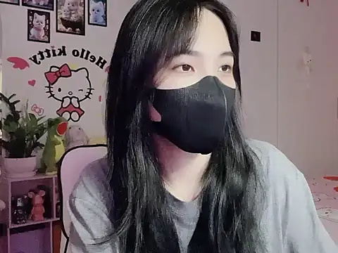 keelinnn19 online show from October 14, 2025, 7:47 pm