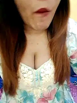 Snapshot of Suhana_Darling chatting on October 16, 2025, 2:42 am Suhana Darling online show from October 16, 2025, 2:42 am