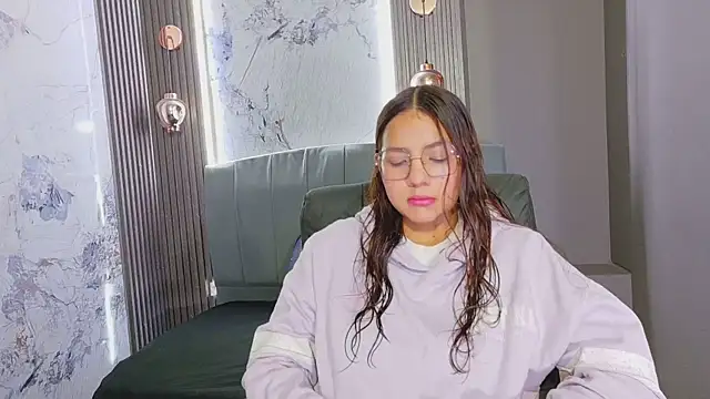 Snapshot of angeles_azul chatting on July 17, 2026, 1:30 pm angeles azul online show from July 17, 2026, 1:30 pm