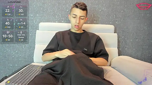 Snapshot of NickandAbby_ chatting on October 14, 2025, 11:22 am NickandAbby online show from October 14, 2025, 11:22 am