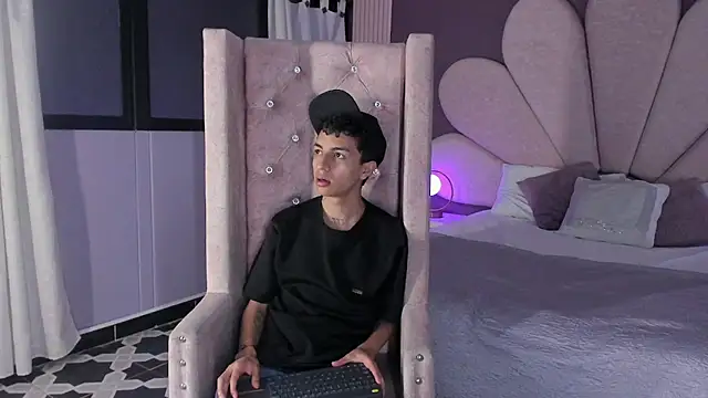 NickandAbby  online show from July 30, 2026, 3:49 am