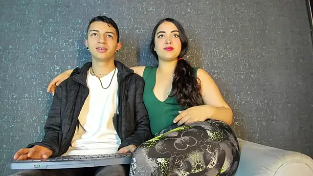 Snapshot of NickandAbby_ chatting on November 18, 2025, 12:41 pm NickandAbby online show from November 18, 2025, 12:41 pm