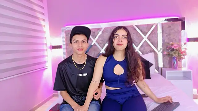 Snapshot of NickandAbby_ chatting on June 9, 2026, 8:21 pm NickandAbby online show from June 9, 2026, 8:21 pm