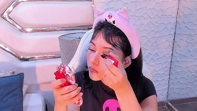 TatiLee online show from November 7, 2025, 11:19 pm