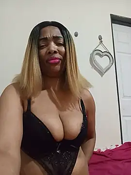 Snapshot of SEXYMOANSXX chatting on June 30, 2026, 2:50 pm SEXYMOANSXX online show from June 30, 2026, 2:50 pm
