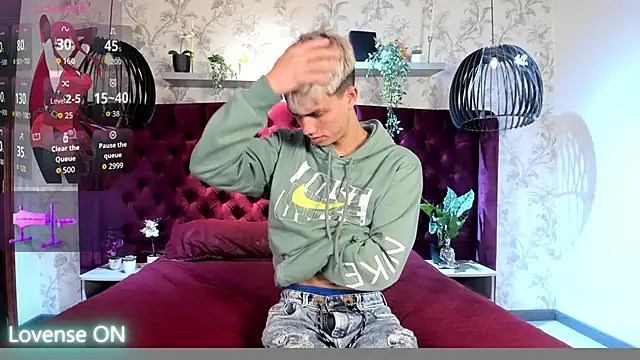 nicktorn online show from November 6, 2025, 12:31 pm