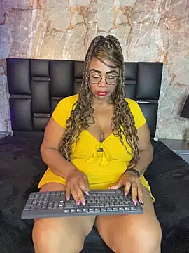 Snapshot of aranzzalatin chatting on November 20, 2025, 12:11 am aranzzalatin online show from November 20, 2025, 12:11 am