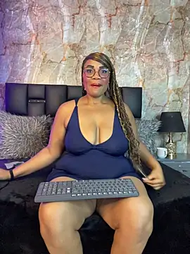 Snapshot of aranzzalatin chatting on November 18, 2025, 12:19 pm aranzzalatin online show from November 18, 2025, 12:19 pm