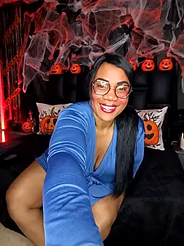 Snapshot of aranzzalatin chatting on October 10, 2025, 11:55 am aranzzalatin online show from October 10, 2025, 11:55 am