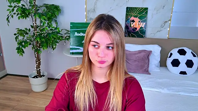 SweetyLicky online show from June 26, 2026, 4:13 pm