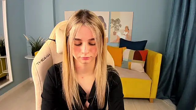 SweetyLicky online show from October 21, 2025, 4:50 pm