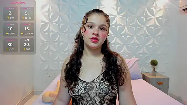 salem cute online show from February 2, 2026, 10:09 pm