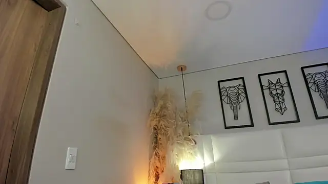 Snapshot of Viollet_xoxo chatting on November 28, 2025, 12:44 am Viollet xoxo online show from November 28, 2025, 12:44 am