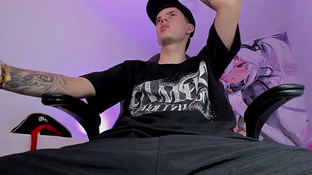 Snapshot of Fran_Boy chatting on October 15, 2025, 3:16 am Fran Boy online show from October 15, 2025, 3:16 am