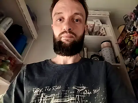 Snapshot of Donowan86 chatting on March 19, 2026, 1:49 am Donowan86 online show from March 19, 2026, 1:49 am