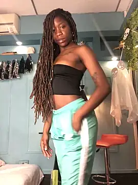 MichellePose online show from October 28, 2025, 12:26 pm