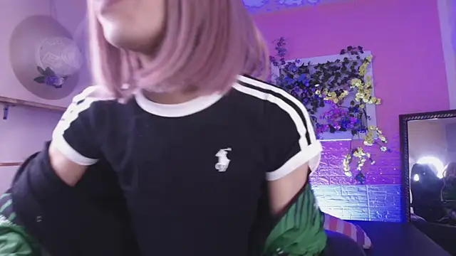 Katy bratz  online show from October 26, 2025, 2:34 am