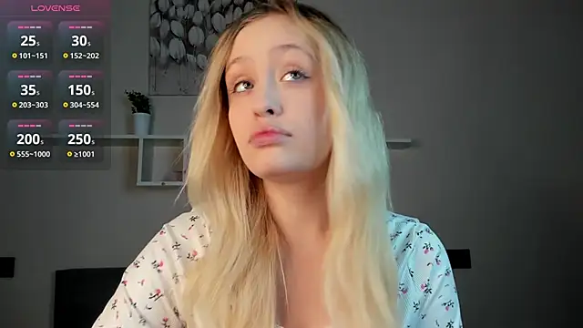 Julliakoill online show from November 14, 2025, 12:31 pm