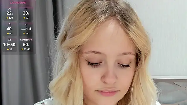 Julliakoill online show from October 11, 2025, 7:53 am