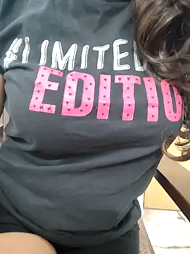 Snapshot of Kayna_Rawat chatting on November 9, 2025, 10:41 am Kayna Rawat online show from November 9, 2025, 10:41 am