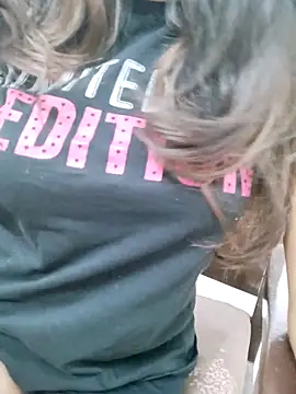 Snapshot of Kayna_Rawat chatting on November 11, 2025, 11:16 am Kayna Rawat online show from November 11, 2025, 11:16 am