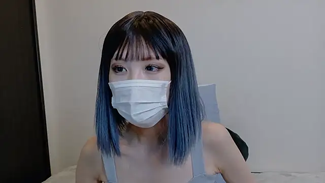 sarina at online show from April 27, 2026, 4:32 am