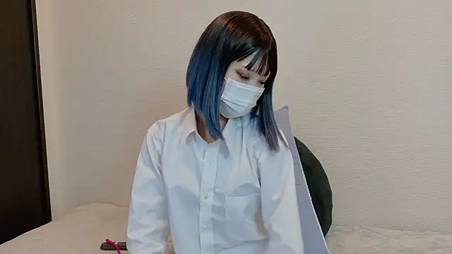 Snapshot of sarina_at chatting on March 17, 2026, 4:15 am sarina at online show from March 17, 2026, 4:15 am