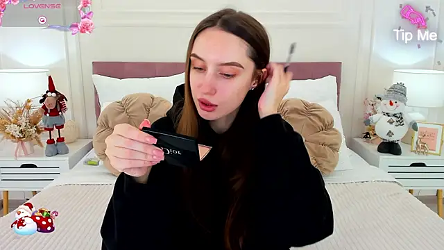 Snapshot of ToriSonn chatting on December 14, 2025, 6:30 am ToriSonn online show from December 14, 2025, 6:30 am