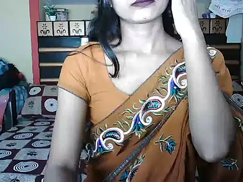 ROSE GOLDE online show from October 2, 2025, 2:20 pm