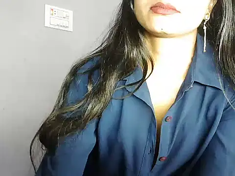 ROSE GOLDE online show from December 22, 2025, 7:08 am